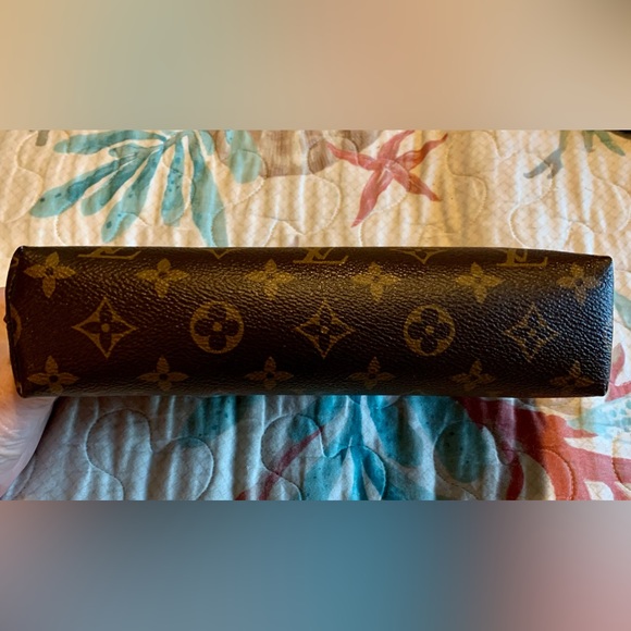 Louis Vuitton Cosmetic Bag GM - Picture 6 of 16